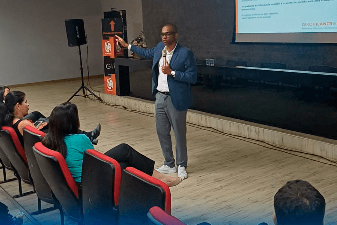 Palestra do Evento do Giro Filantropia com Warley Dias
